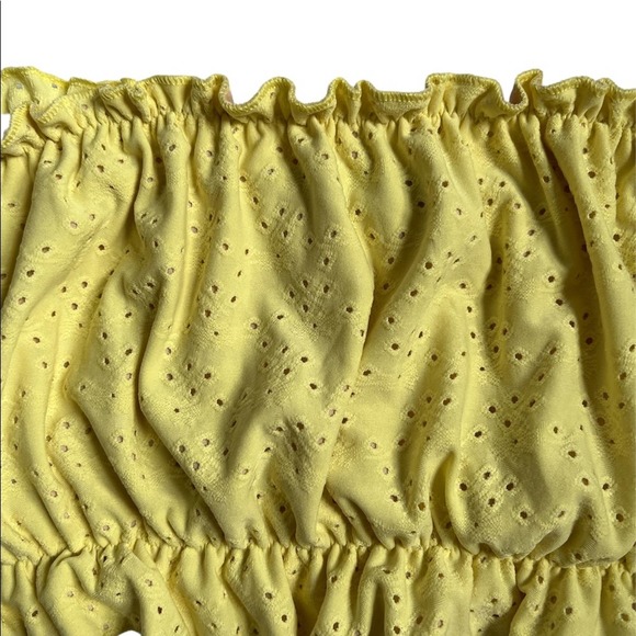 PrettyLittleThing | Yellow Eyelet Bardot Crop Top size 14 - Picture 5 of 6